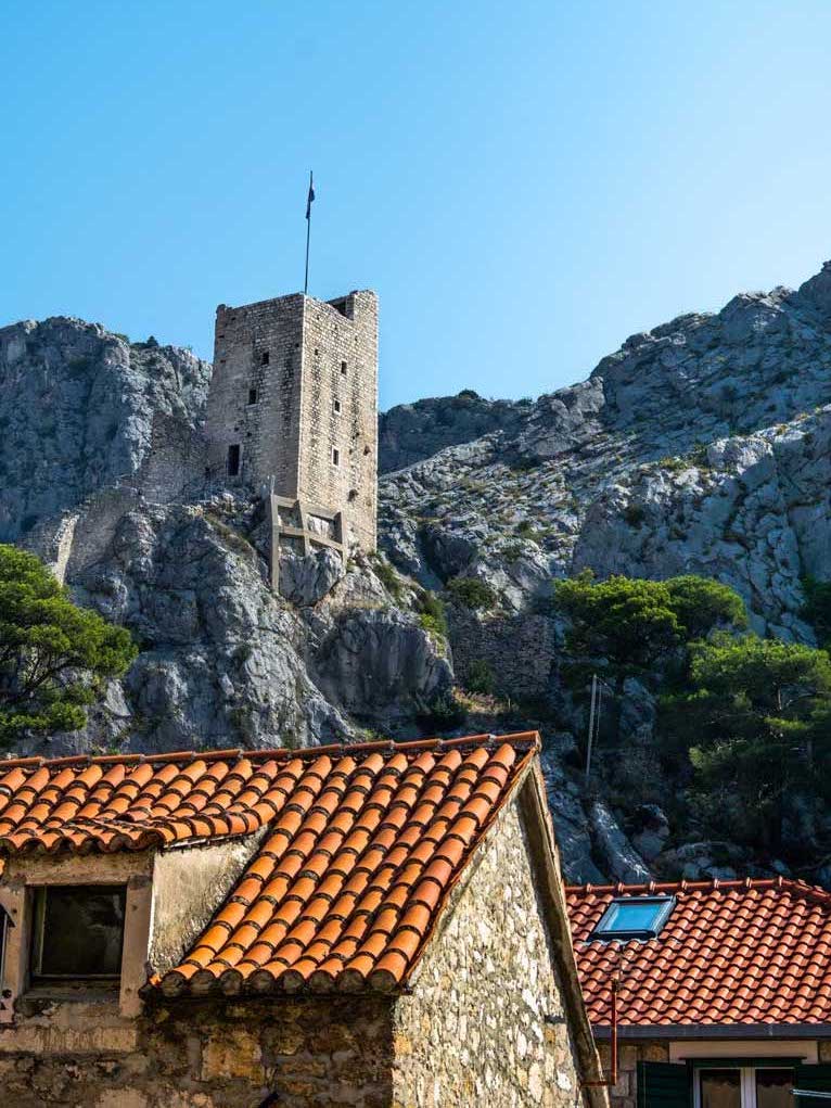 Omis, Mirabella Fortress - Peovica; what to see in Omis