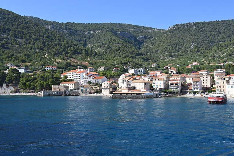 Komiza's largest beach - Gusarica